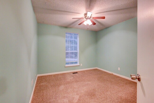 Building Photo - Amazing Brick Front Ranch Style Home With ...