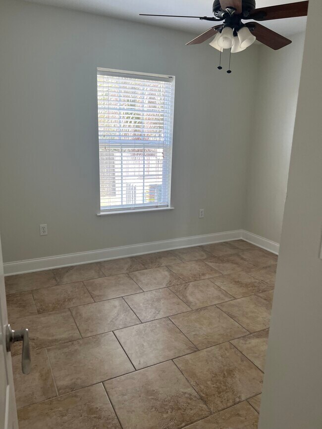 Building Photo - 502 Warrington Dr