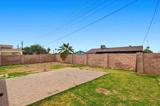 Building Photo - Recently Remodeled Home with All Appliances Included!