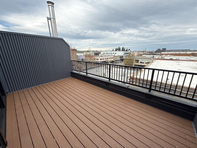 Building Photo - 160 Liberty St NE