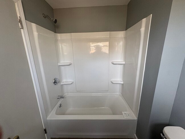 Building Photo - 27 4th St