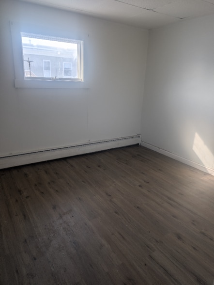 Building Photo - 510 Schultz Ct