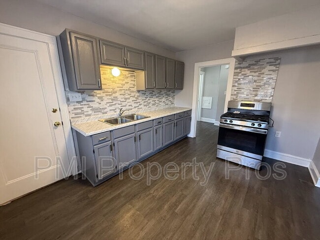 Building Photo - 4043 N 24th Pl