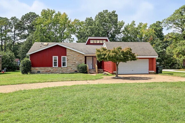 Building Photo - 300 Smoots Ln
