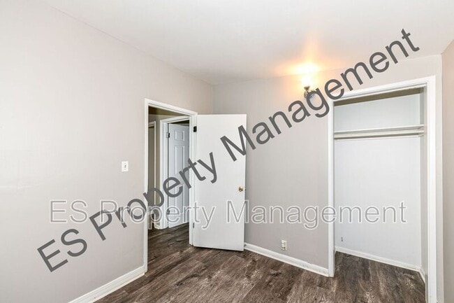 Building Photo - 1631 Elmhurst Dr