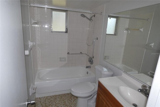 Building Photo - 5839 8th Ave N