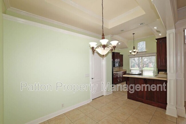 Building Photo - 6802 Thunder Rd