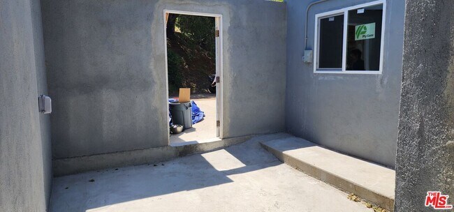 Building Photo - 9717 Tujunga Canyon Blvd