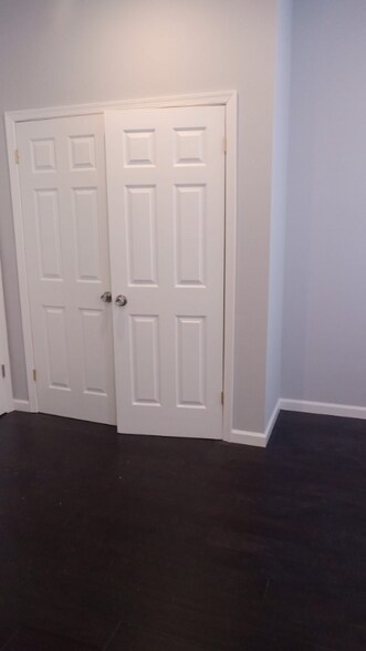 Building Photo - 5600 Nelson St