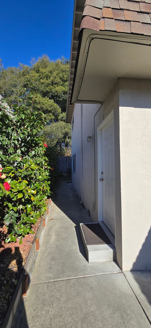 Building Photo - Martinovich (Owner Approval Needed)