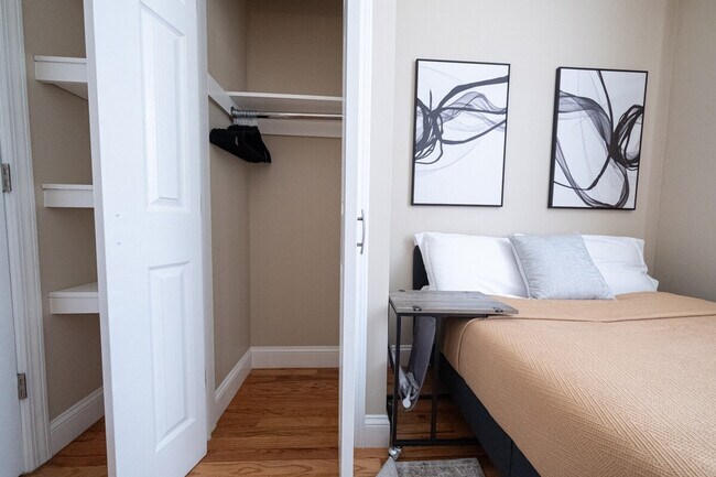 Building Photo - 234 W 112th St