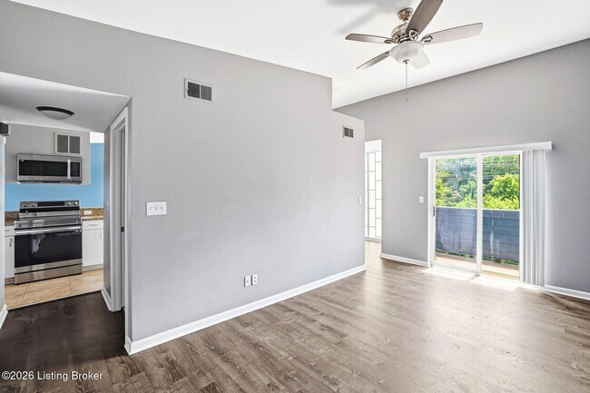 Building Photo - 2745 Grinstead Dr