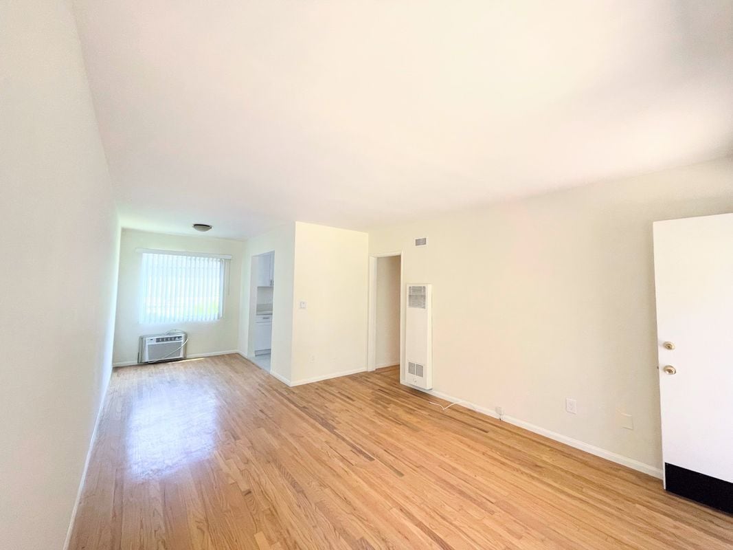 Building Photo - 11230 Hortense St