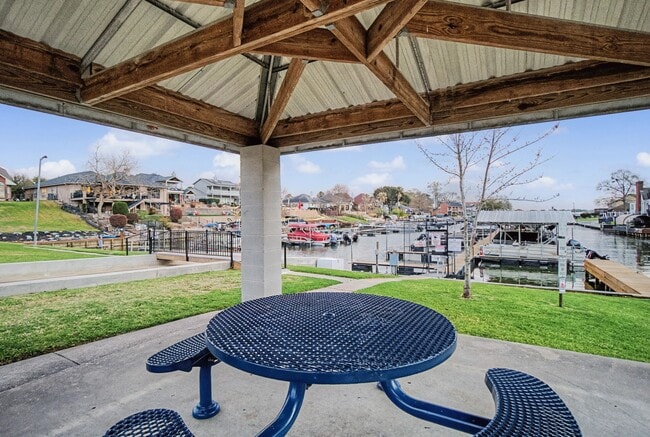 Building Photo - 14822 Spica Ct