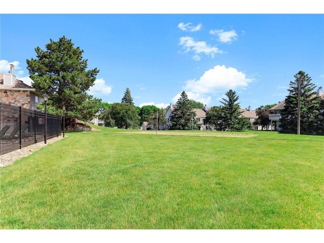 Building Photo - 3566 Blue Jay Way