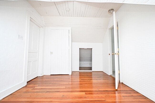 Building Photo - 4221 Bell St