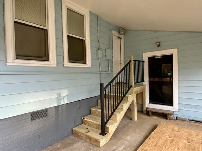 Building Photo - Newly Renovated Home in West Fondren!