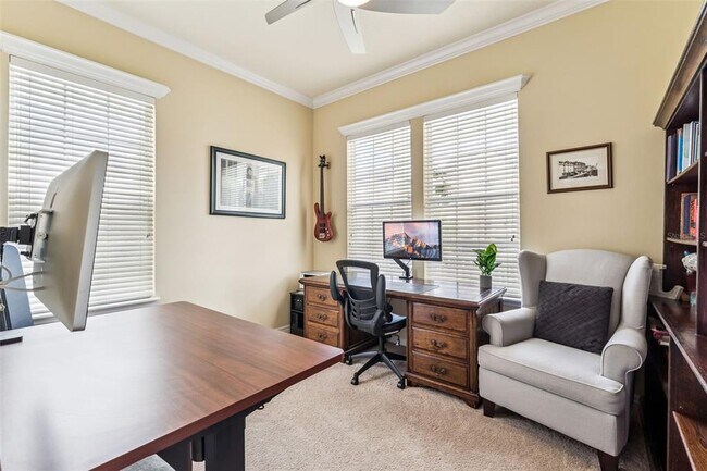 Building Photo - 874 Spring Park Loop
