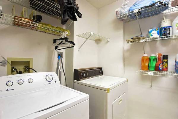 Building Photo - 15461 Pembridge Dr