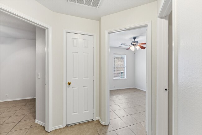 Building Photo - 21219 Somerset Park Ln