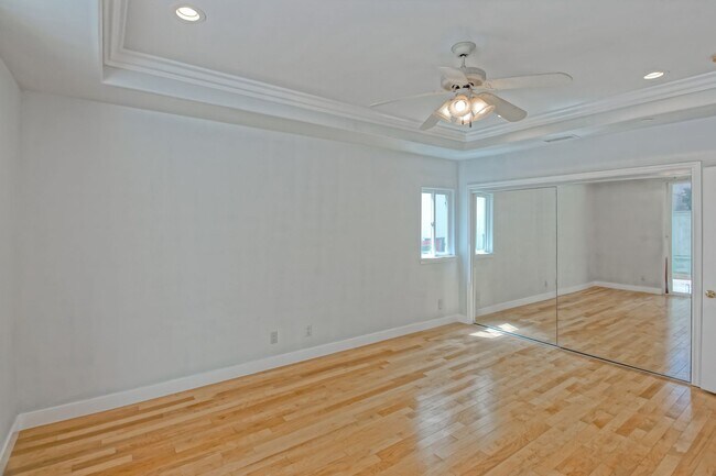 Building Photo - VERY BRIGHT, SPACIOUS & AIRY GOLDEN HILLS ...