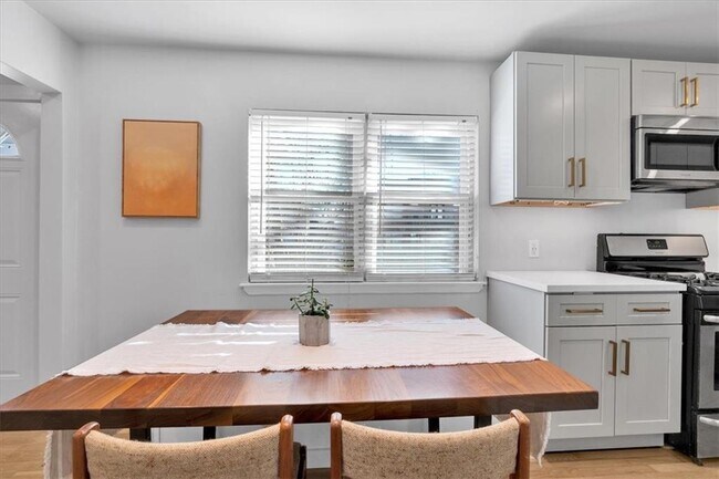 Building Photo - 1520 Foote St NE