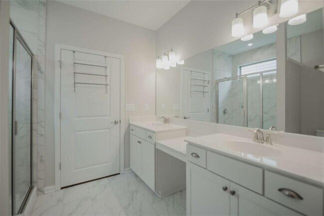 Building Photo - 5905 Deerbrook Ct