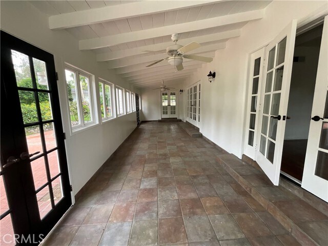 Building Photo - 2029 Las Palomas Dr
