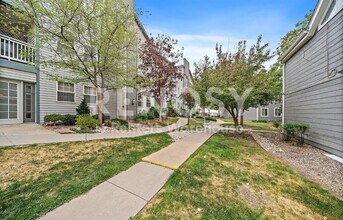Building Photo - Modern Comfort and a Garage in Prime Aurora Location