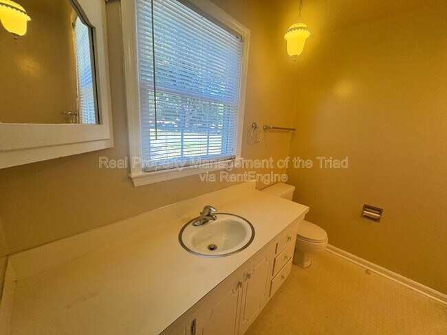 Building Photo - 2393 Spicewood Dr