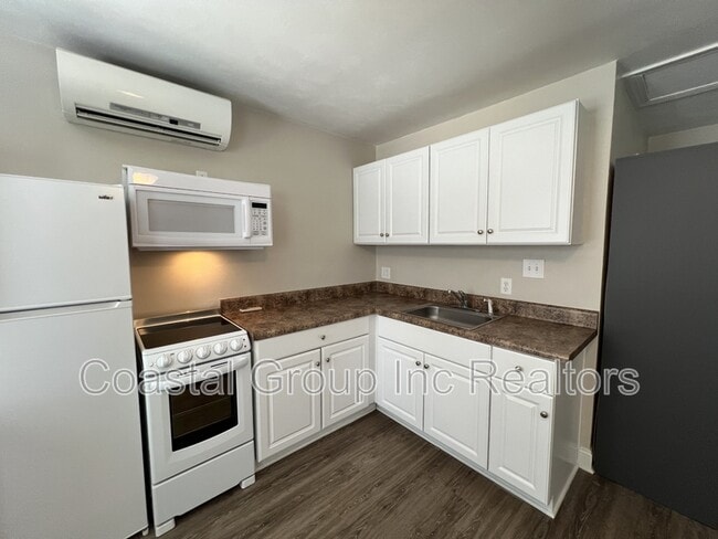 Building Photo - 1363 Eagle Ave