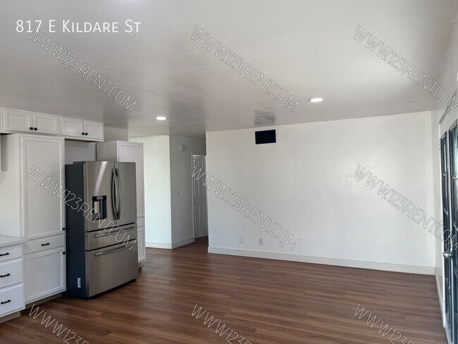 Building Photo - 817 E Kildare St