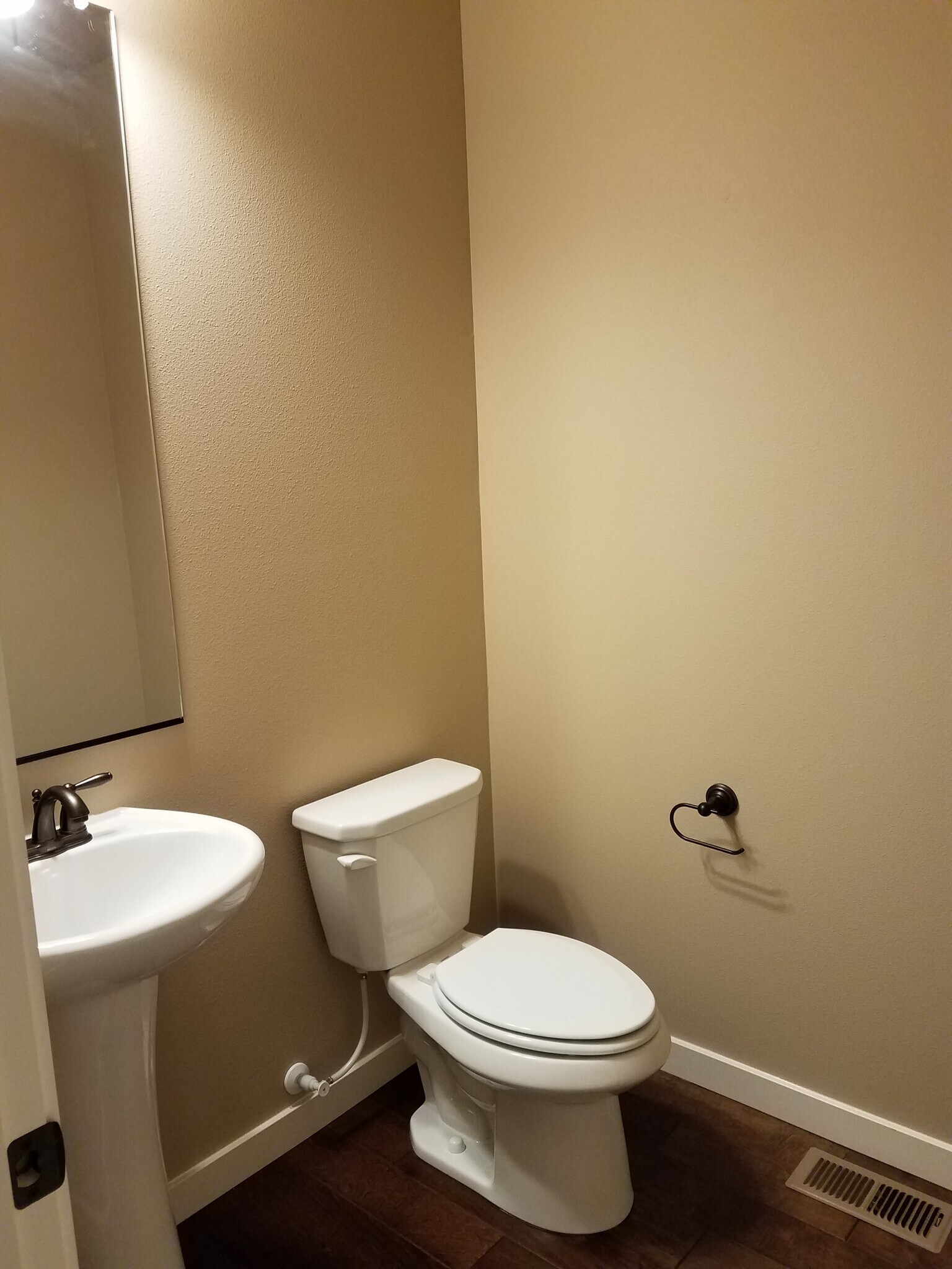 Building Photo - 3532 Hepburn St NE