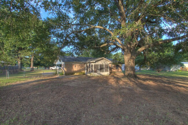 Building Photo - 4311 Marcell Cir W