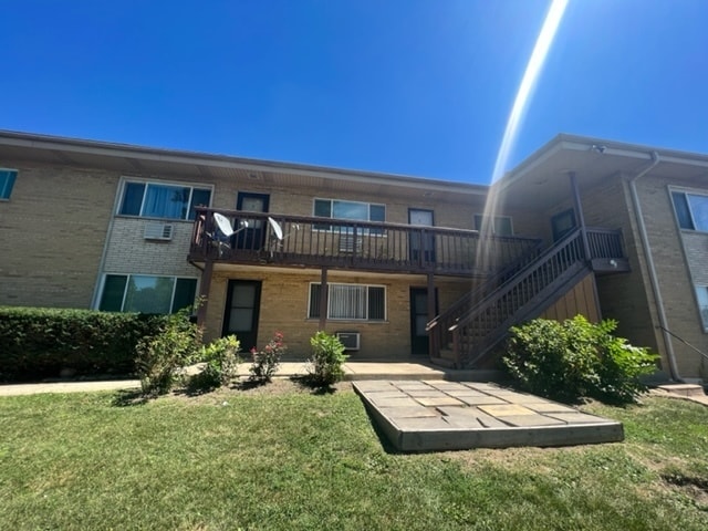 Primary Photo - 593 Park Plz