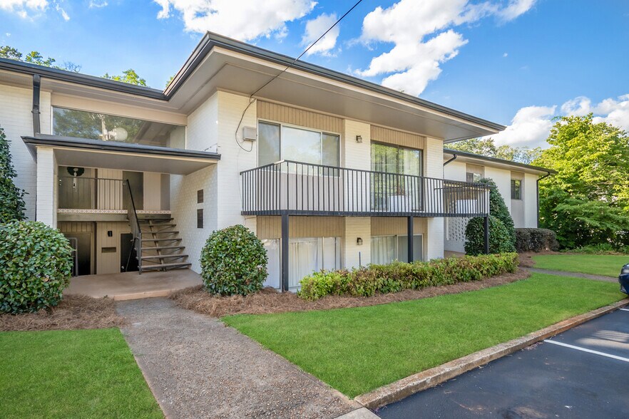 Building Photo - 1794 S Lumpkin St