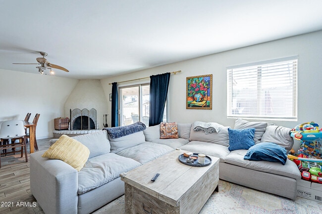 Building Photo - 4353 E Pearce Rd