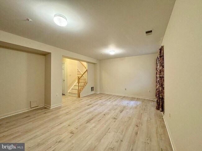 Building Photo - 10175 Treble Ct