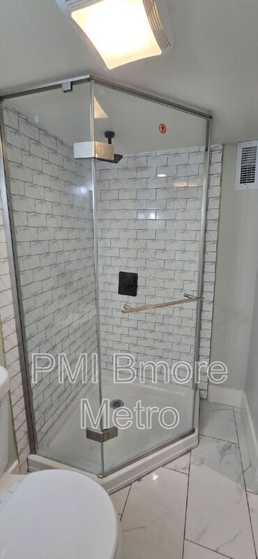 Building Photo - 2329 E Madison St