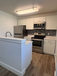 Building Photo - Charming 2 Bedroom with Garage  … (flexibl...
