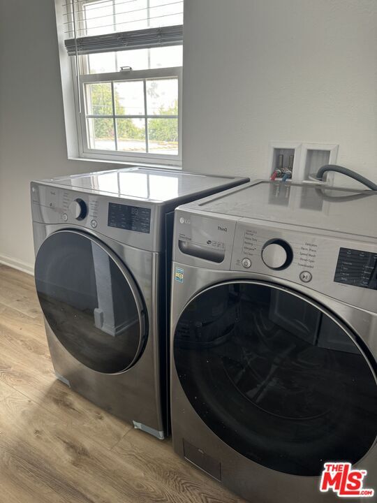 Building Photo - 122 N Orange Dr