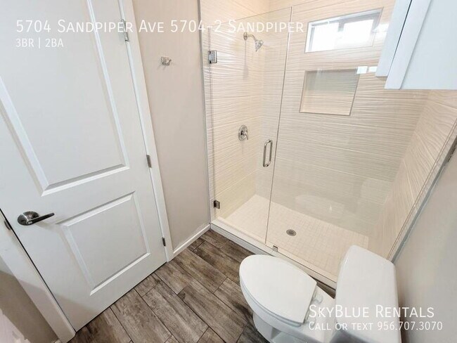 Building Photo - 5704 Sandpiper Ave