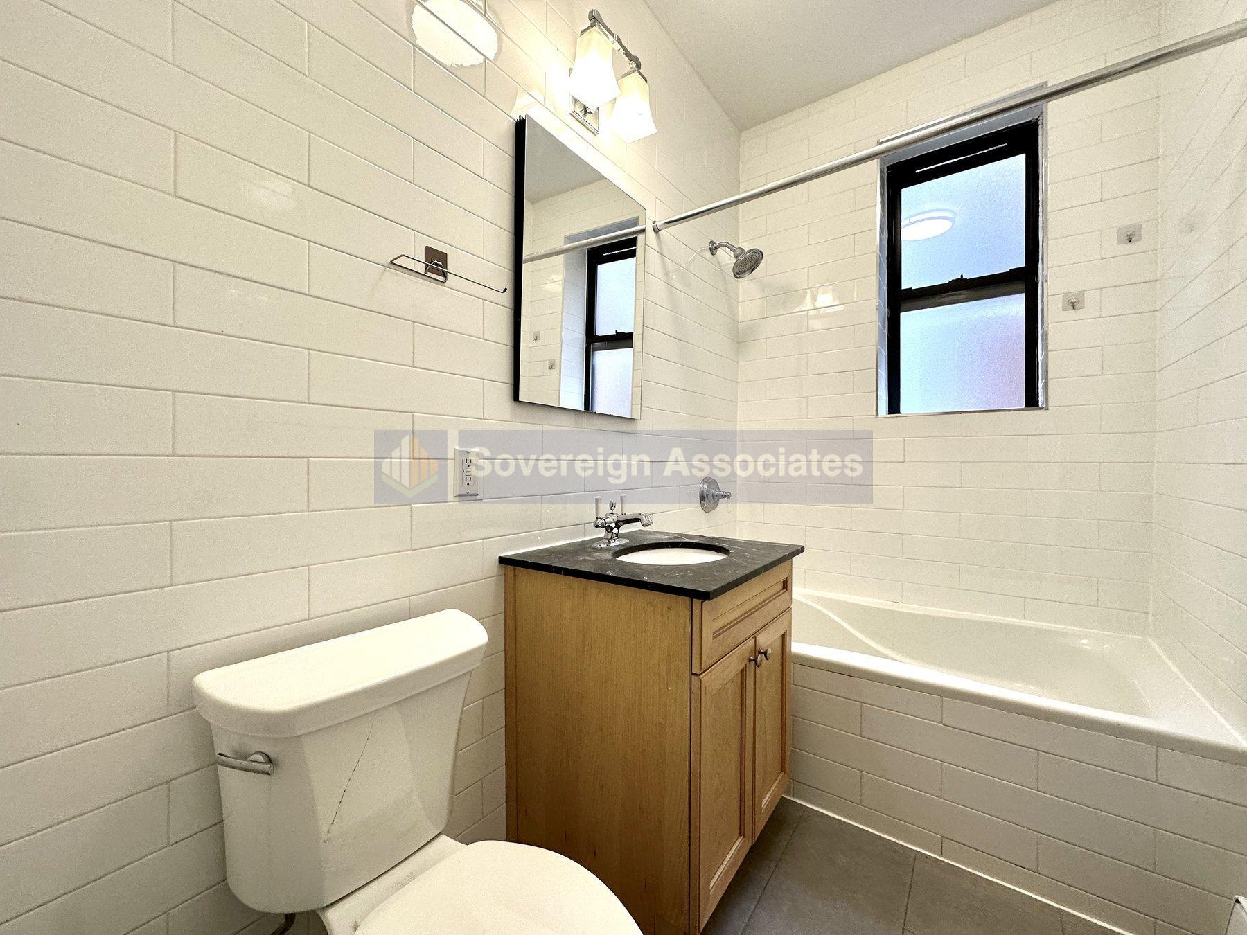 Building Photo - 607 W 137th St