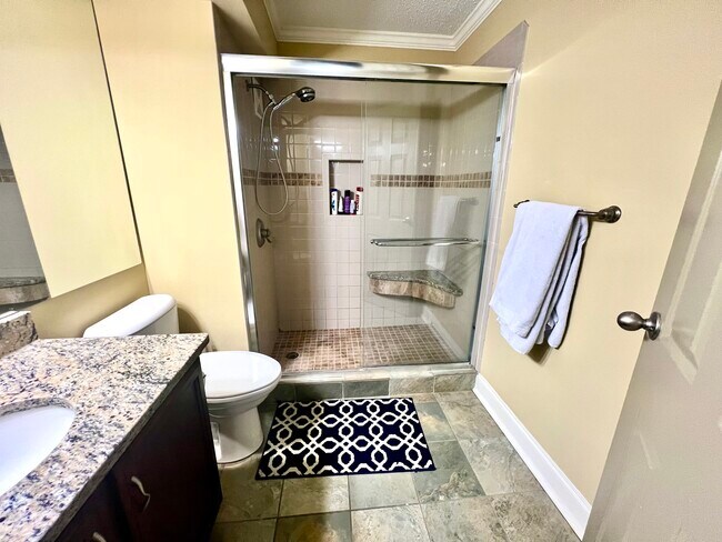 Building Photo - 1131 Stringers Ridge Rd