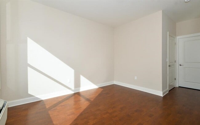 Building Photo - 100 Marshall St