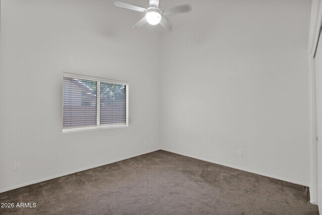 Building Photo - 360 S Pineview Dr