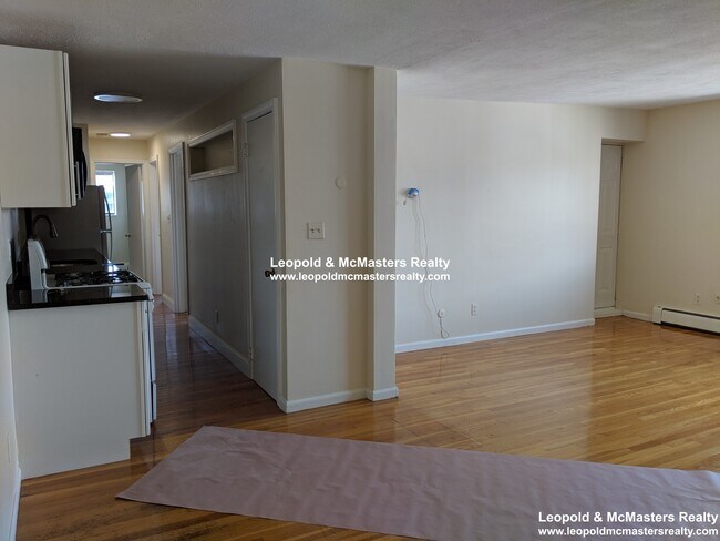 Building Photo - 80 Litchfield St