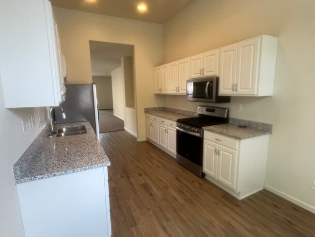 Building Photo - Beautiful 3 Bed, 2 Bath Home with 2-Car Garage in Desirable Sparks Neighborhood