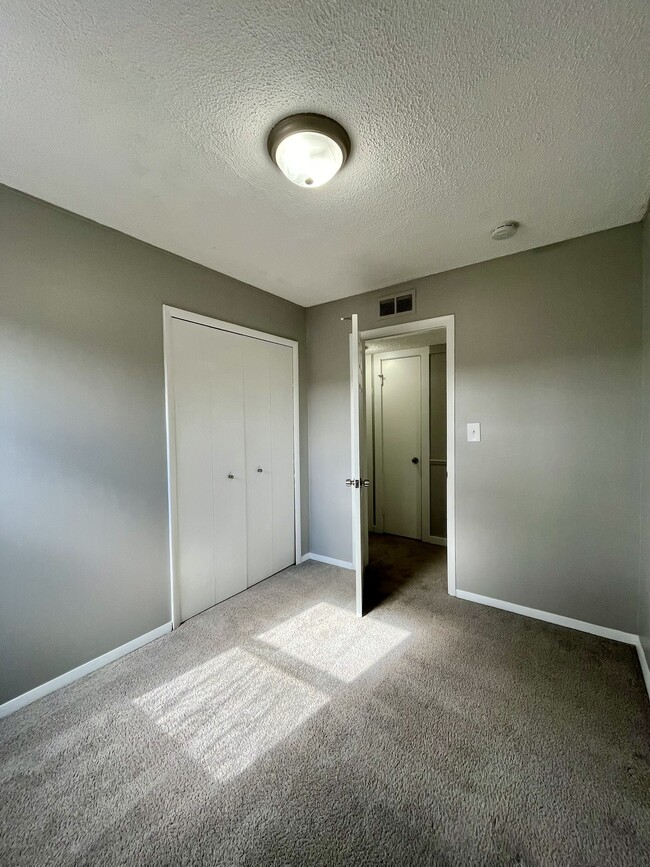 Building Photo - 3266 S Stella Ct