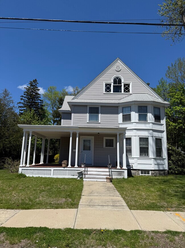 Building Photo - 4 Sargent Ave